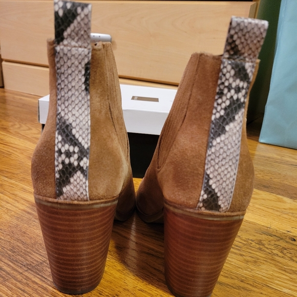 Dolce Vita Stacie Saddle Suede Booties - Picture 4 of 6